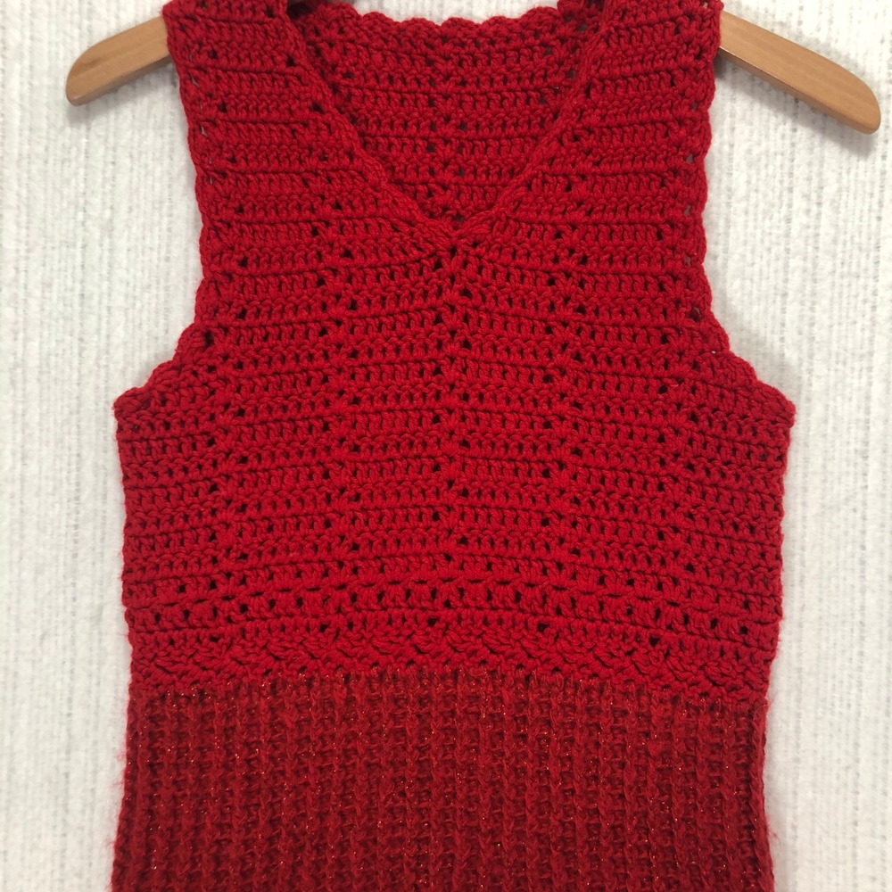 Handmade Red Crochet Sweater Vest V-Neck Metallic Tinsel Hem Sleeveless Small